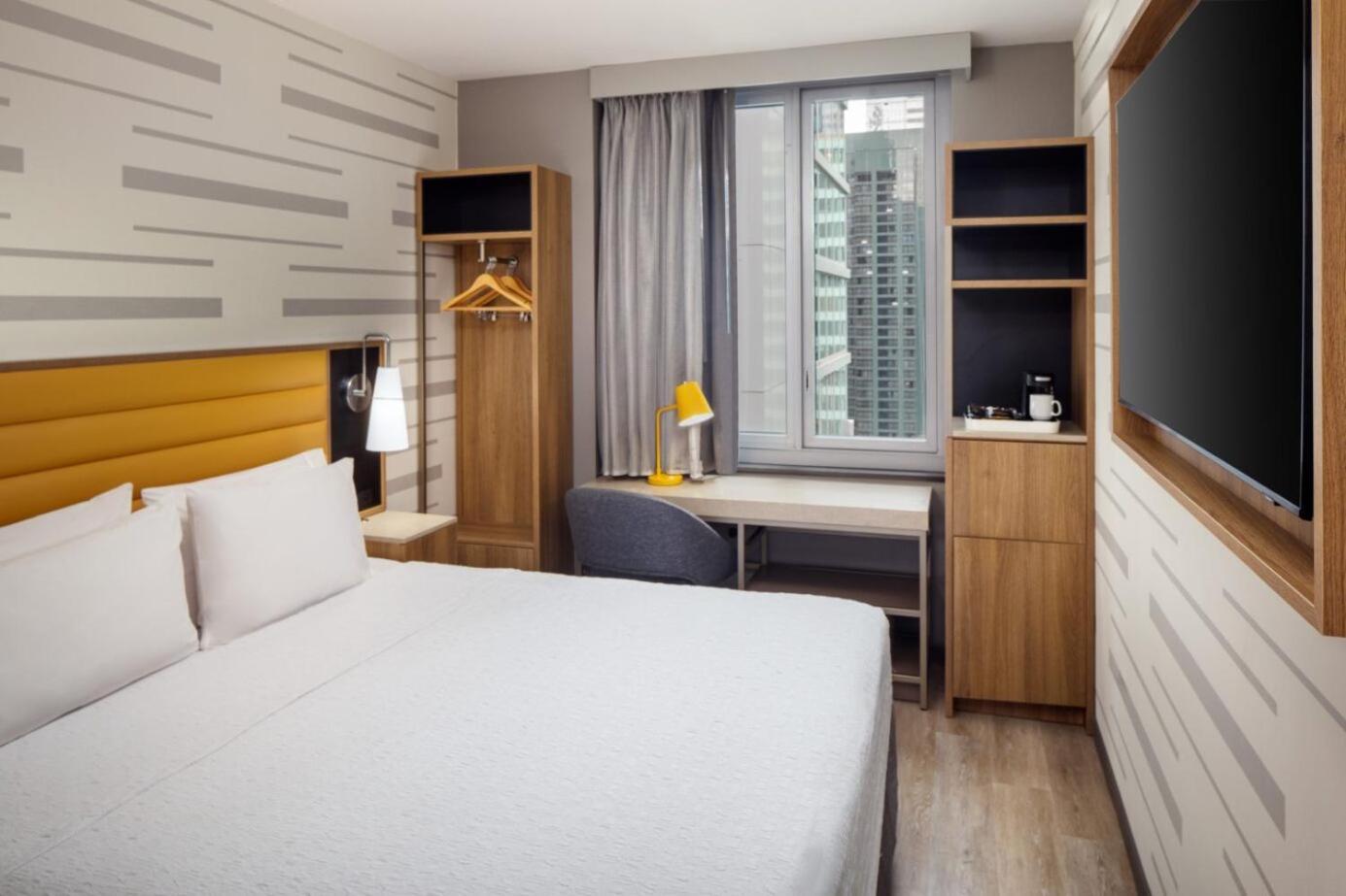 Home2 Suites By Hilton New York Times Square Экстерьер фото