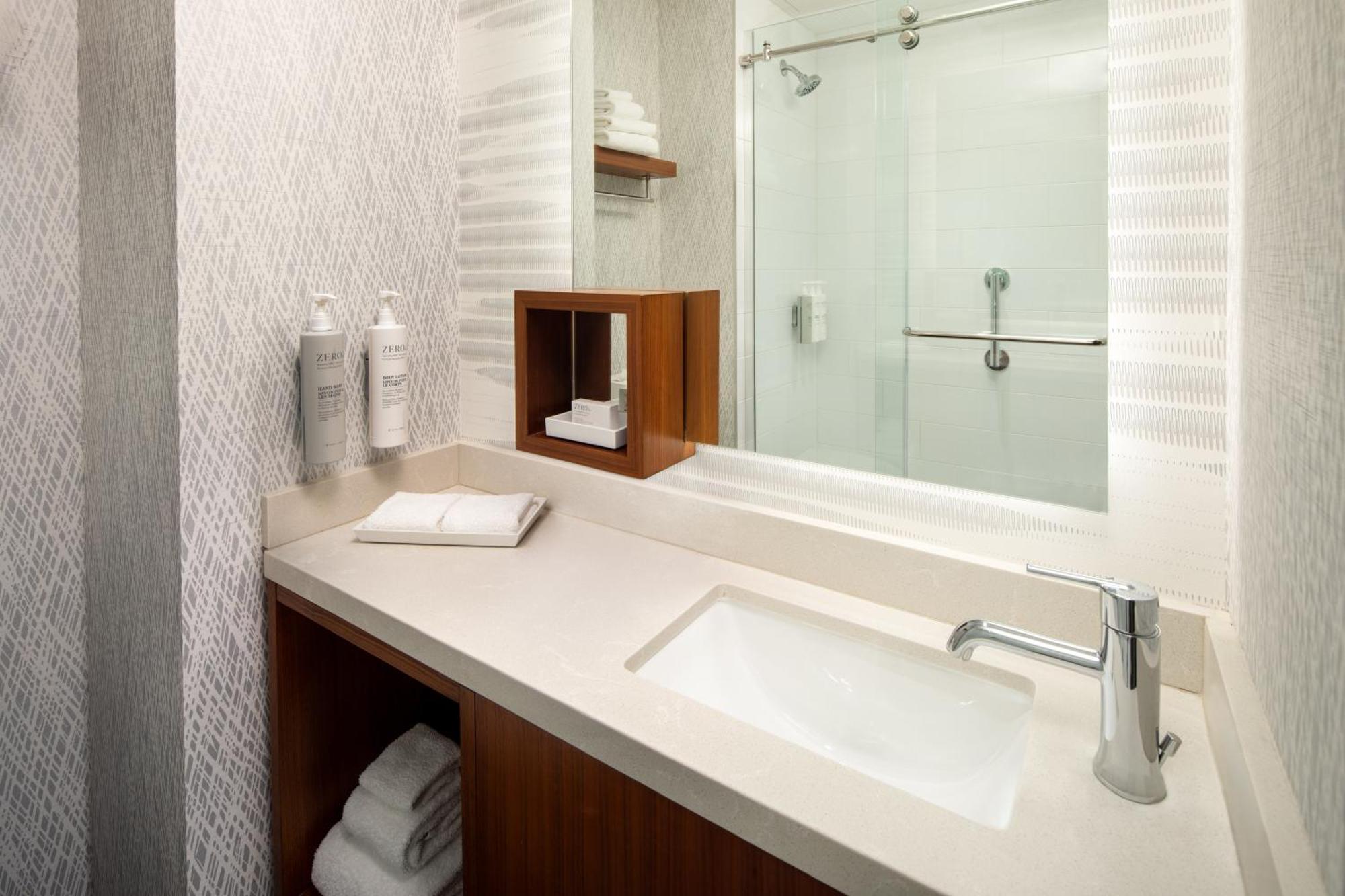 Home2 Suites By Hilton New York Times Square Номер фото